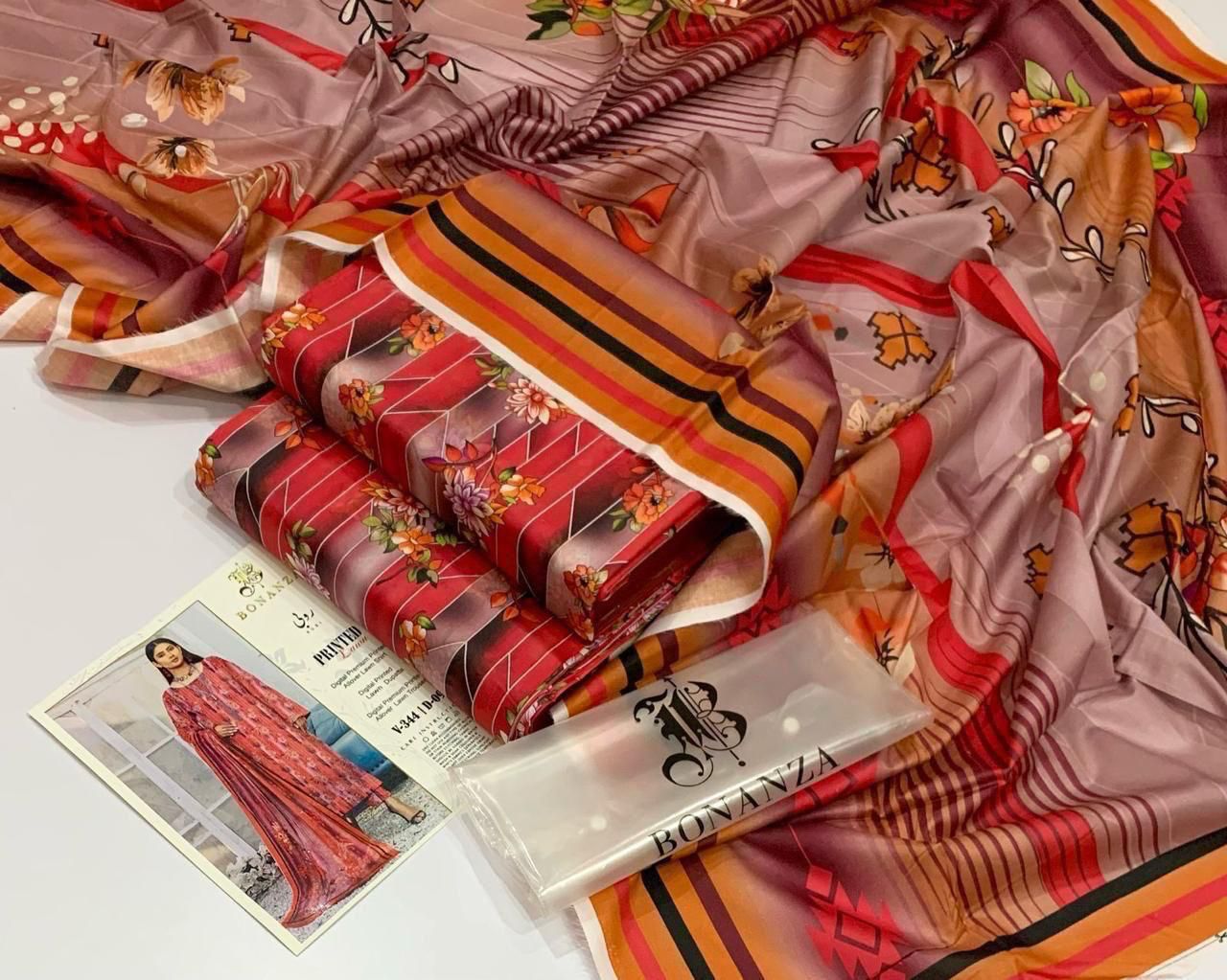 3 Pieces Printed with Lawn Dupatta
